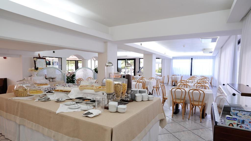 Hotel Venus Gabicce Mare Exterior photo