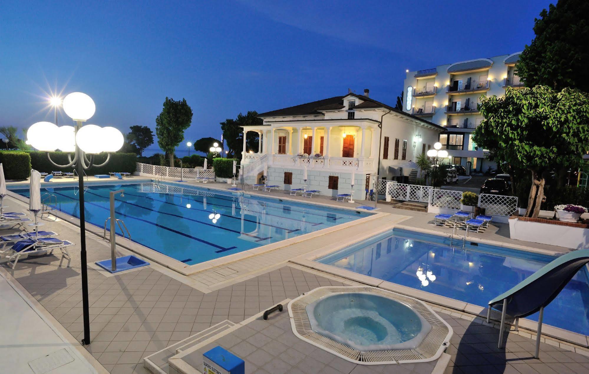 Hotel Venus Gabicce Mare Exterior photo